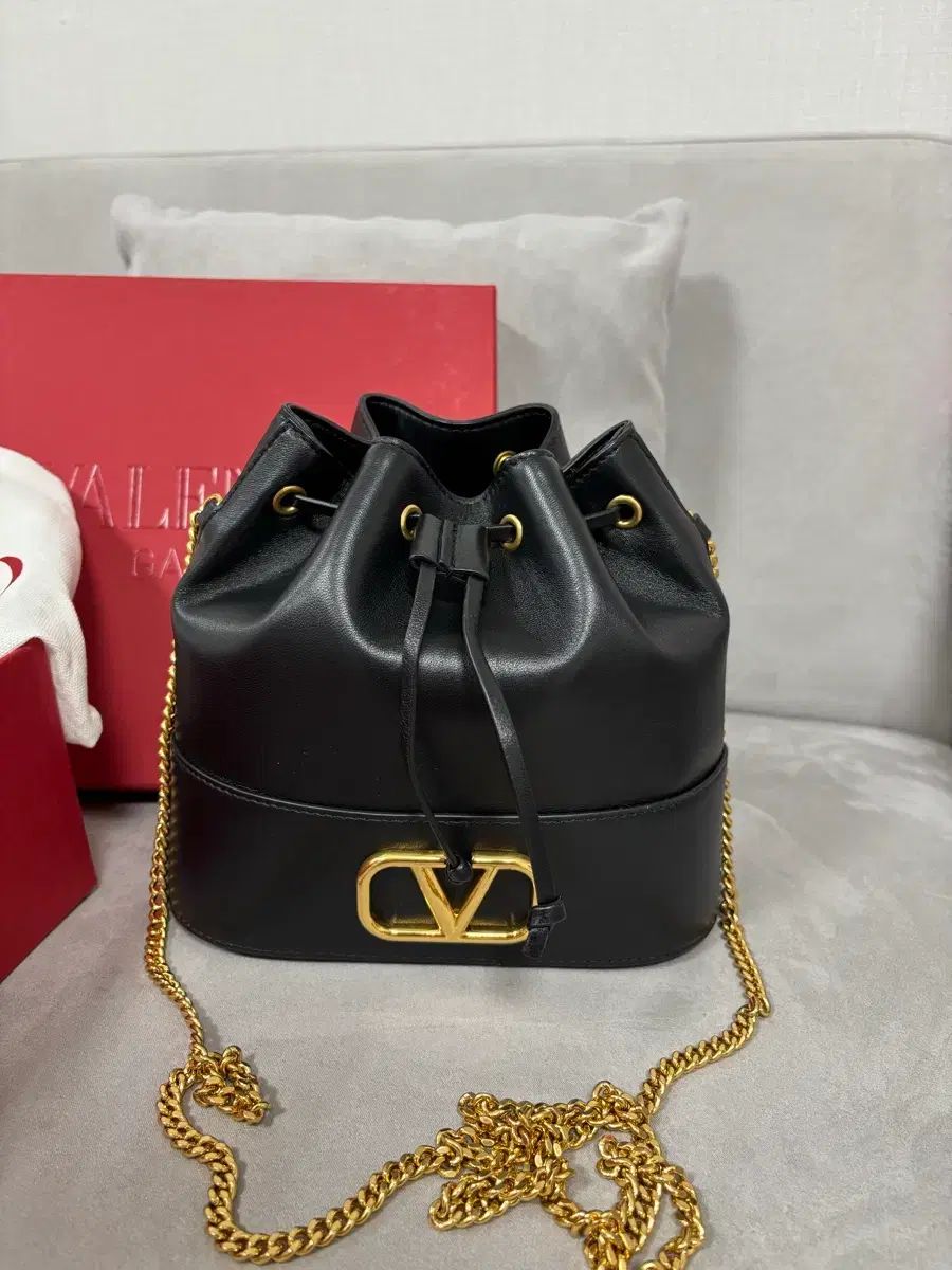 ヴァレンティノ バケットバッグ