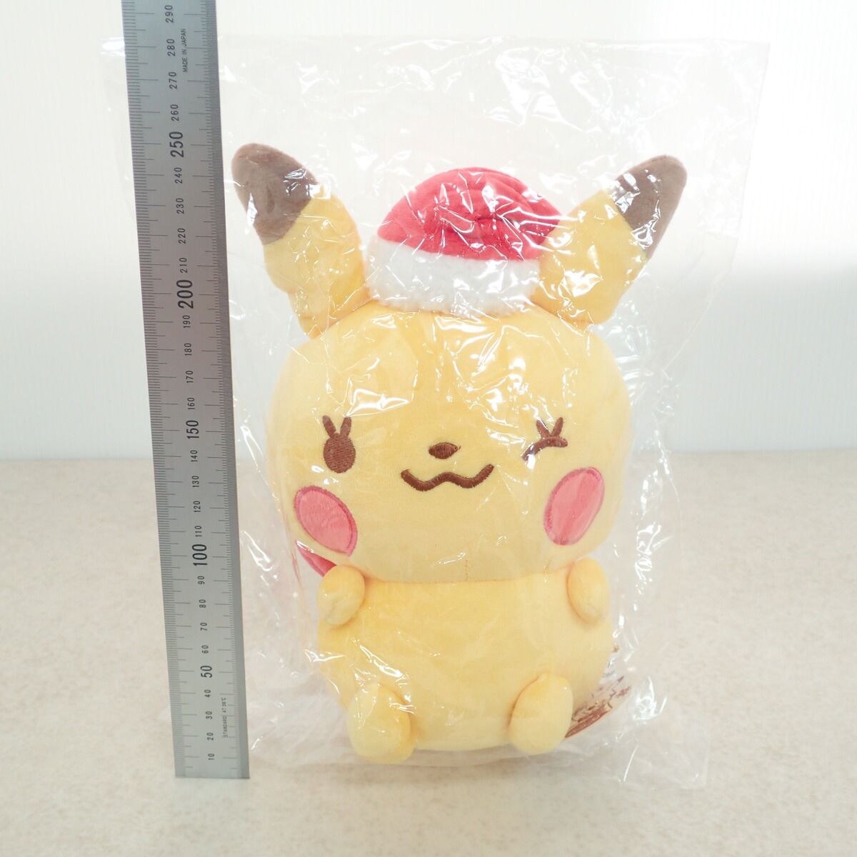 ポケットモンスター×ITS' DEMO ぬいぐるみ ピカチュウ (サンタ) 紙タグ