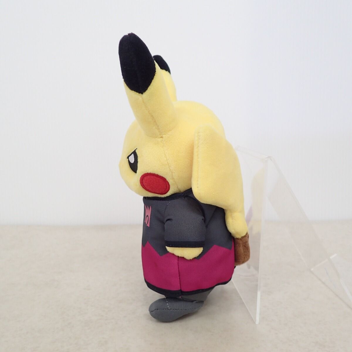 ポケモンセンター ぬいぐるみ ボスごっこピカチュウRR マグマ団