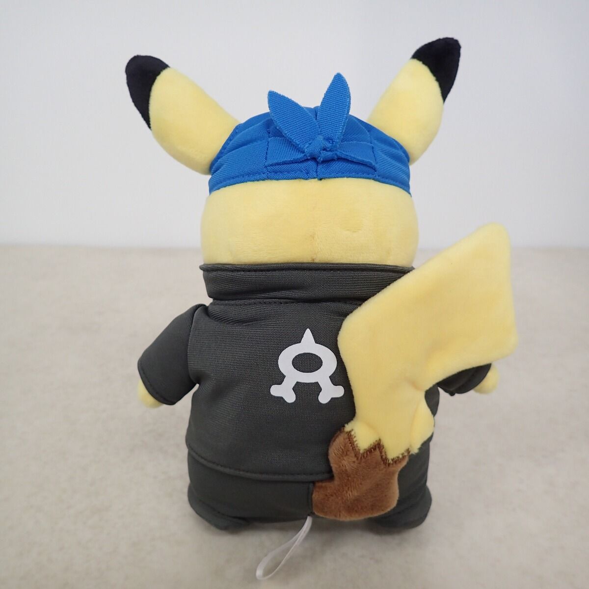 ピカチュウ ボスごっこぬいぐるみ アオギリ アクア団 ポケセン限定 ボスごっこ ピカチュウ アオギリ アクア団 ポケモンぬいぐるみ - メルカリ