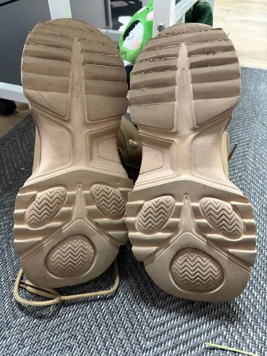 엘이이와이 BOOTS