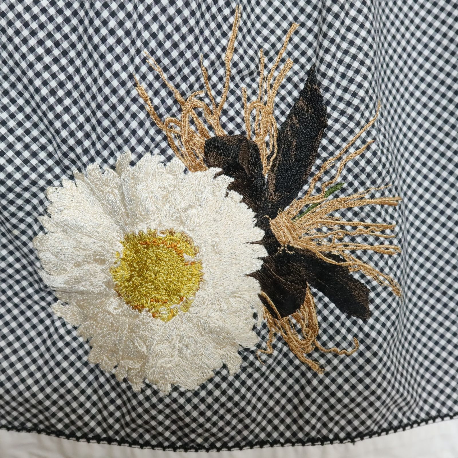 ワンダフルワールド カネコイサオ☆ひなぎく刺繍&ギンガム♪前開き