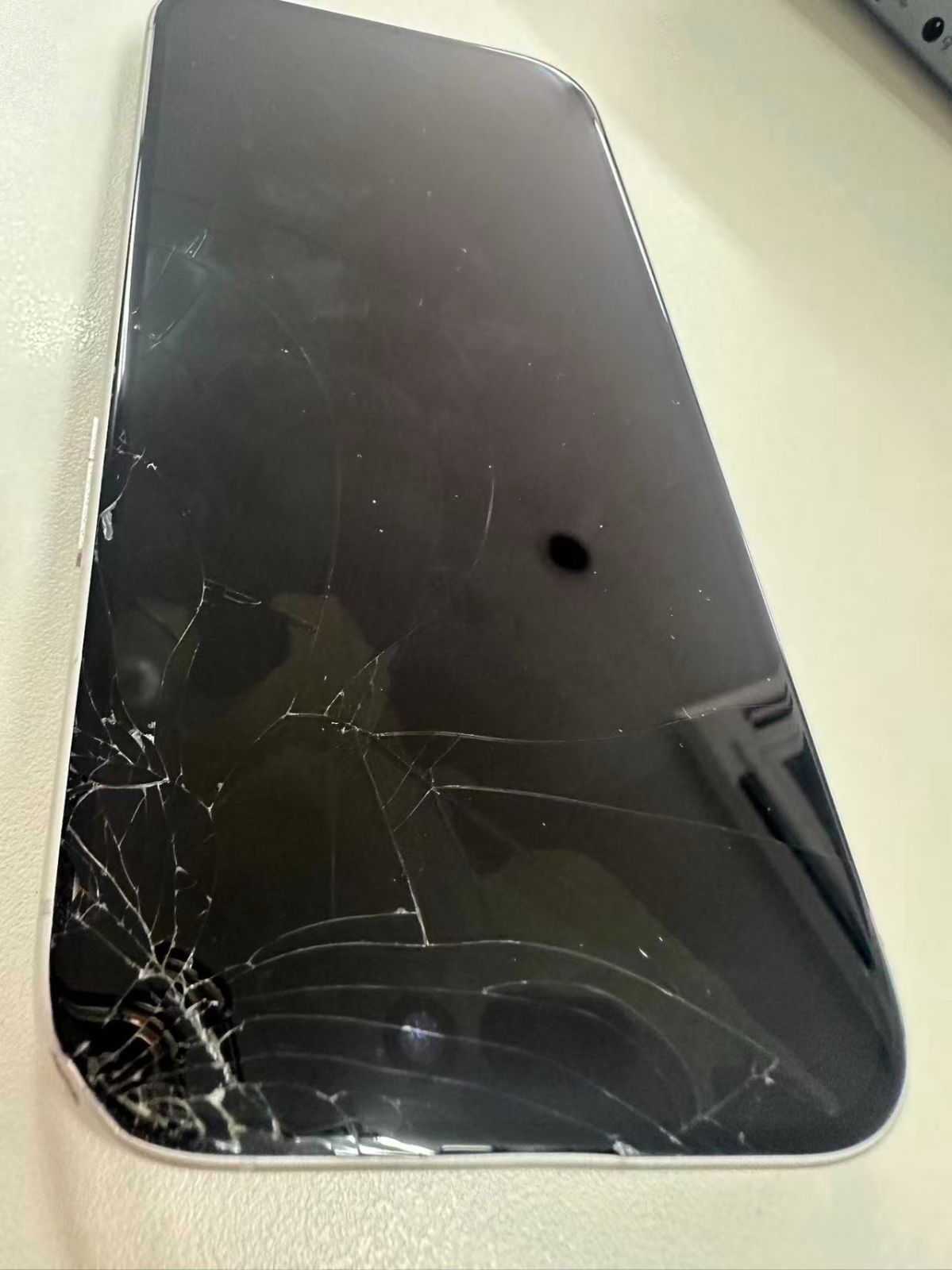 iphone 16 128 ソフトバンク版SIMフリー k 62