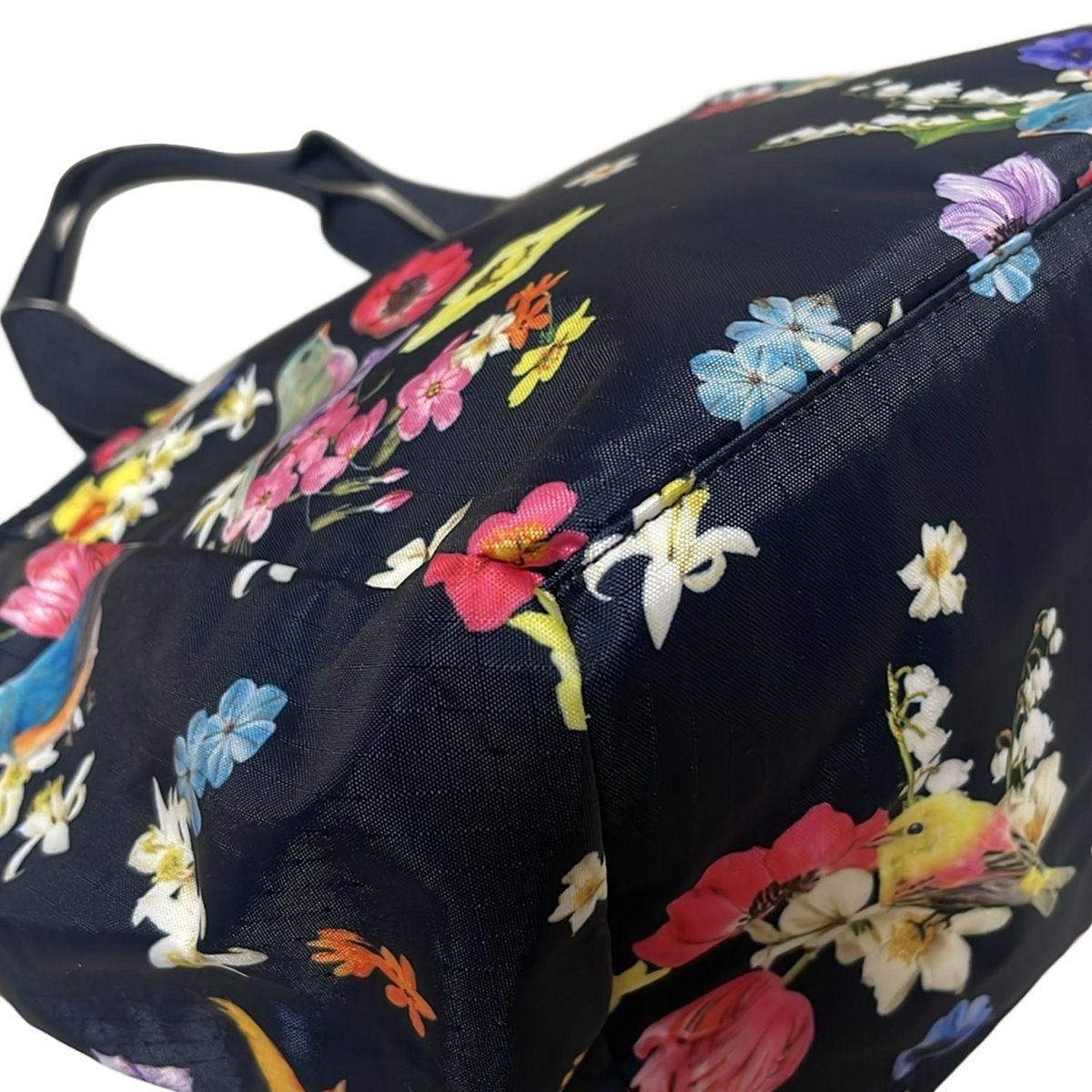 - ネイビー×白×マルチ