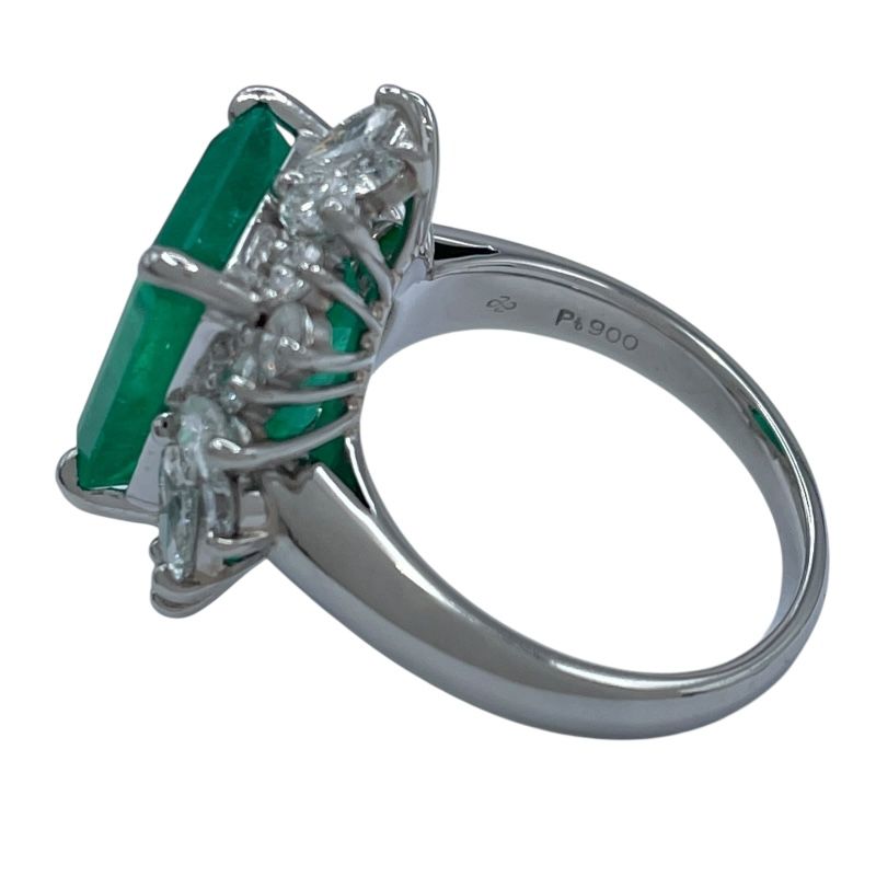 エメラルド プラチナpt900ケース付き エメラルドリング プラチナ Pt900 エメラルド ジュエリー - メルカリ