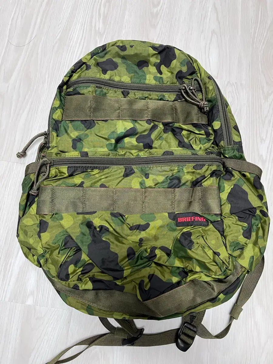 ブリーフィング カモ バックパック