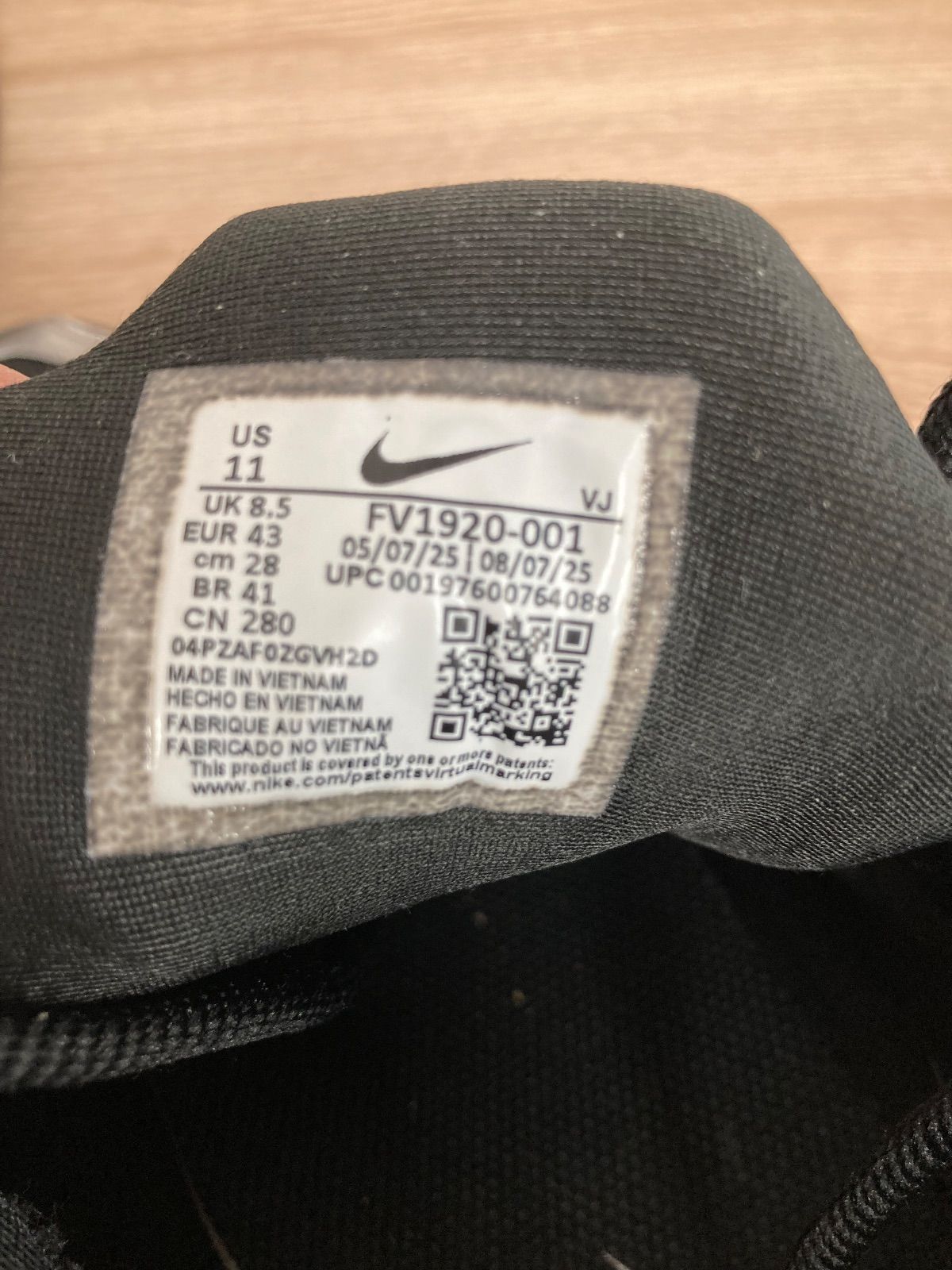  NIKE AIR MAX MUSE ナイキ エアマックスミューズ スニーカー FV 1920－001 シルバー×ブラック 28 cm 衣料品 スニーカー 靴