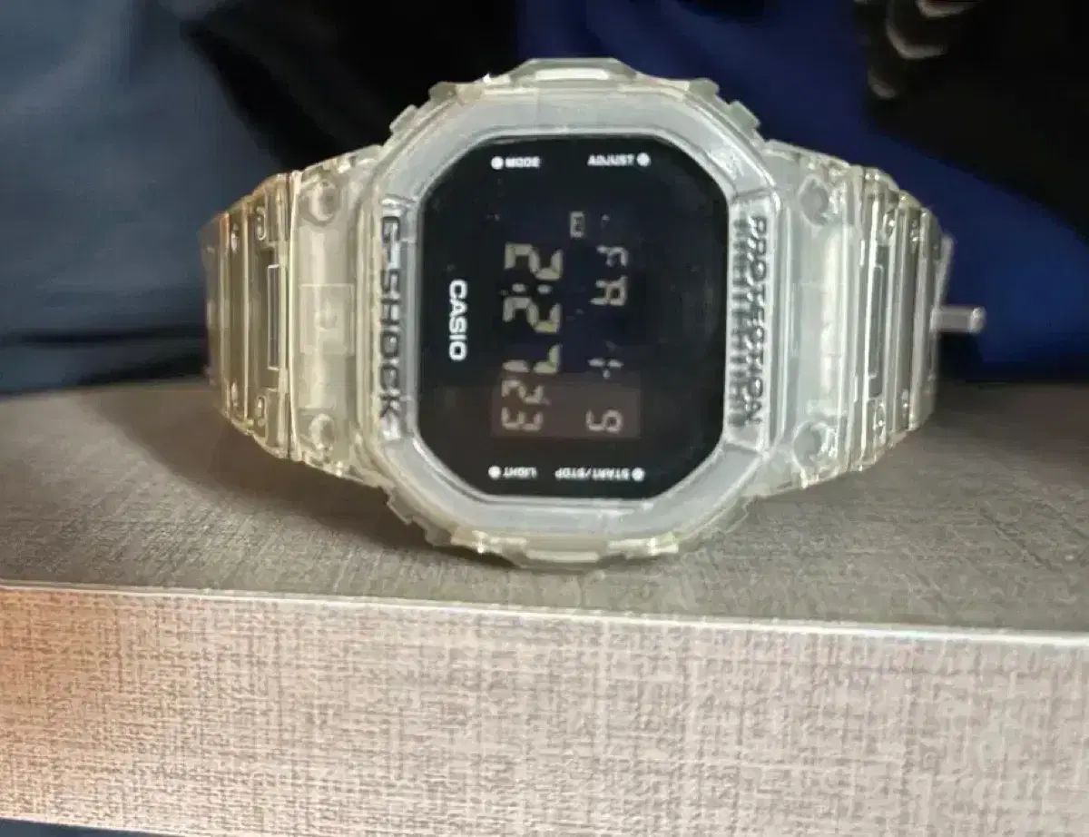 G-SHOCK 5600 スケルトン
