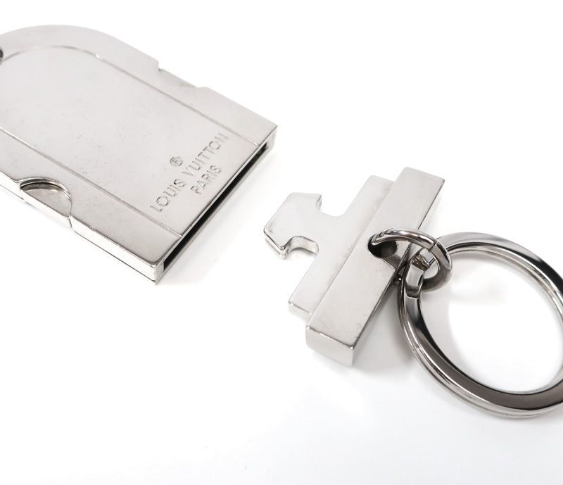 ルイヴィトン ネームタグキーホルダー Wキーリング シルバー 金属