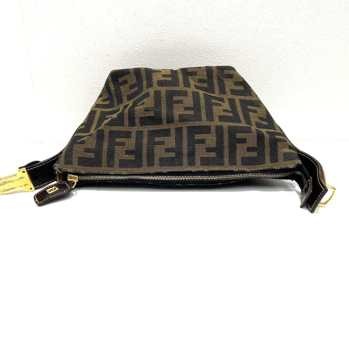 ☆FENDI フェンディ バニティポーチ アクセサリーポーチ ミニポーチ
