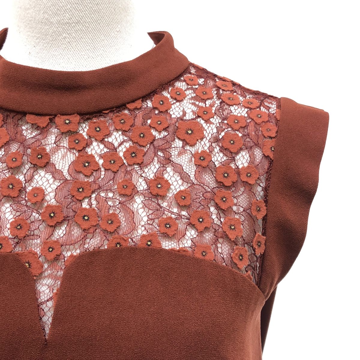 Mame Kurogouchi / マメクロゴウチ | ヨークフラワーレース ドレス