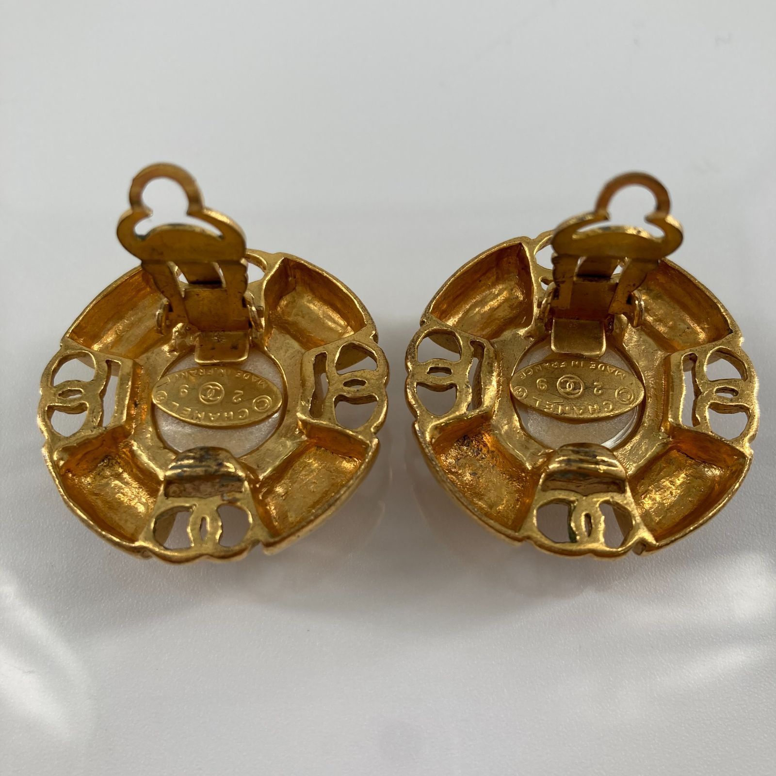 ビンテージ　CHANEL　シャネル　イヤリング　ココマーク　フェイクパール CHANEL（シャネル）ココマーク フェイクパール イヤリング