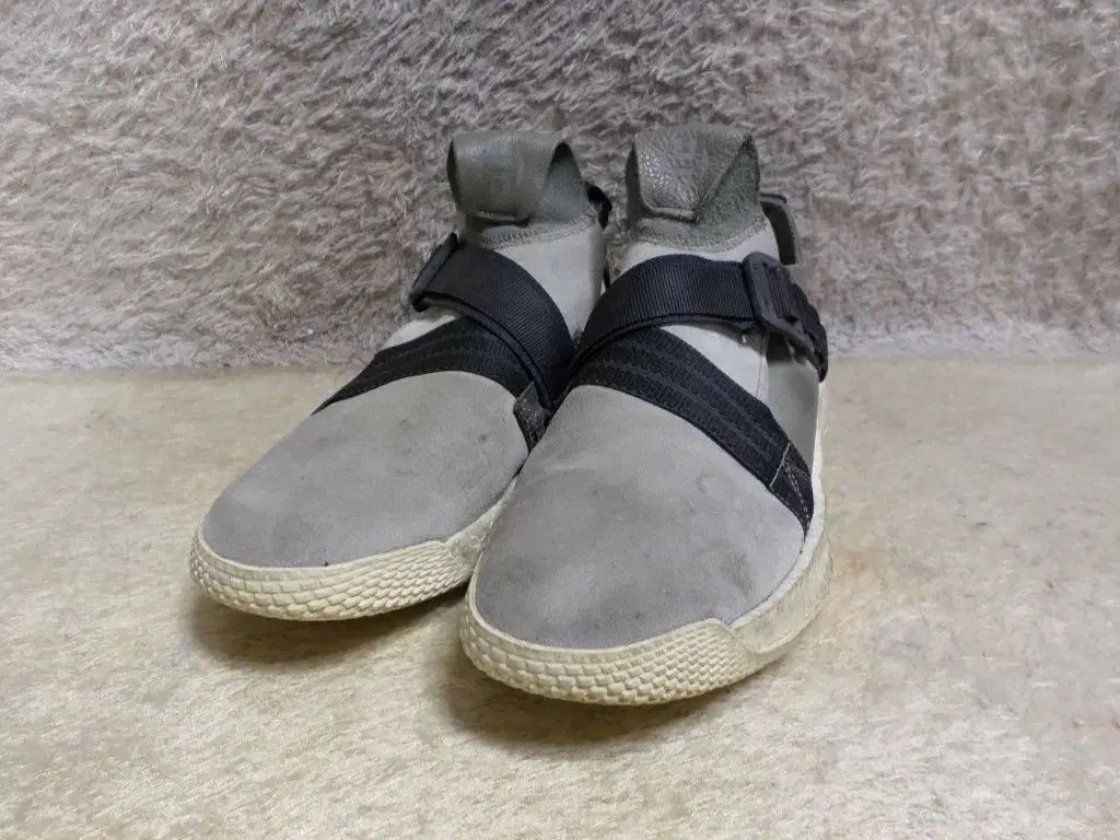 スニーカー バスケシューズ