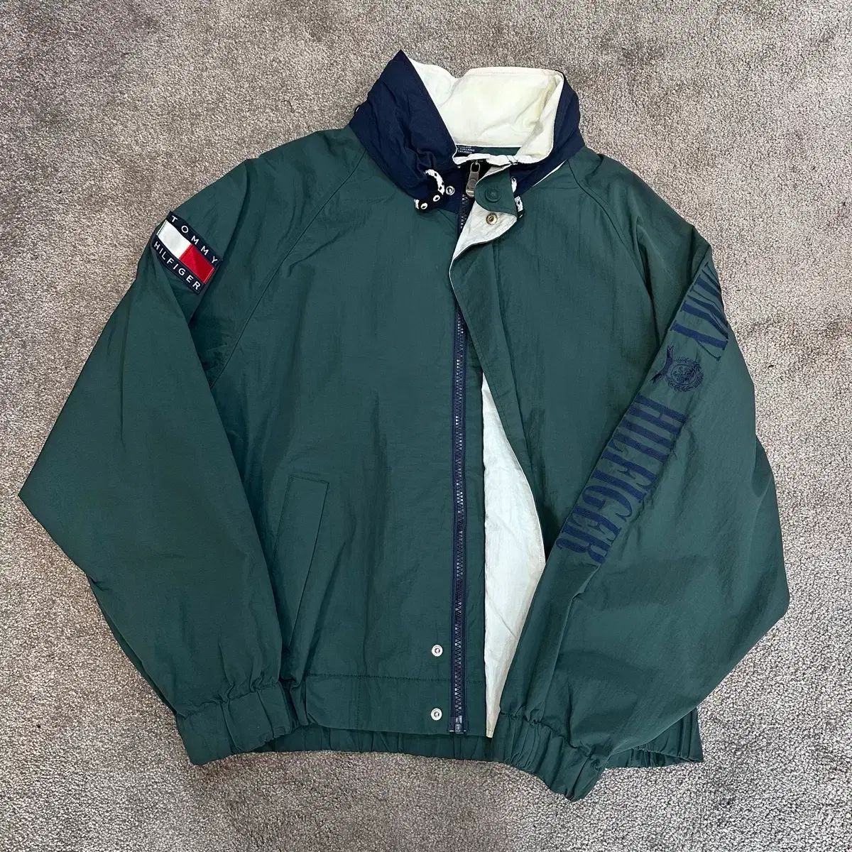 Tommy Hilfiger トミーヒルフィガー オールドスクール Spellout ウィンドブレーカー ジャケット 2 XL