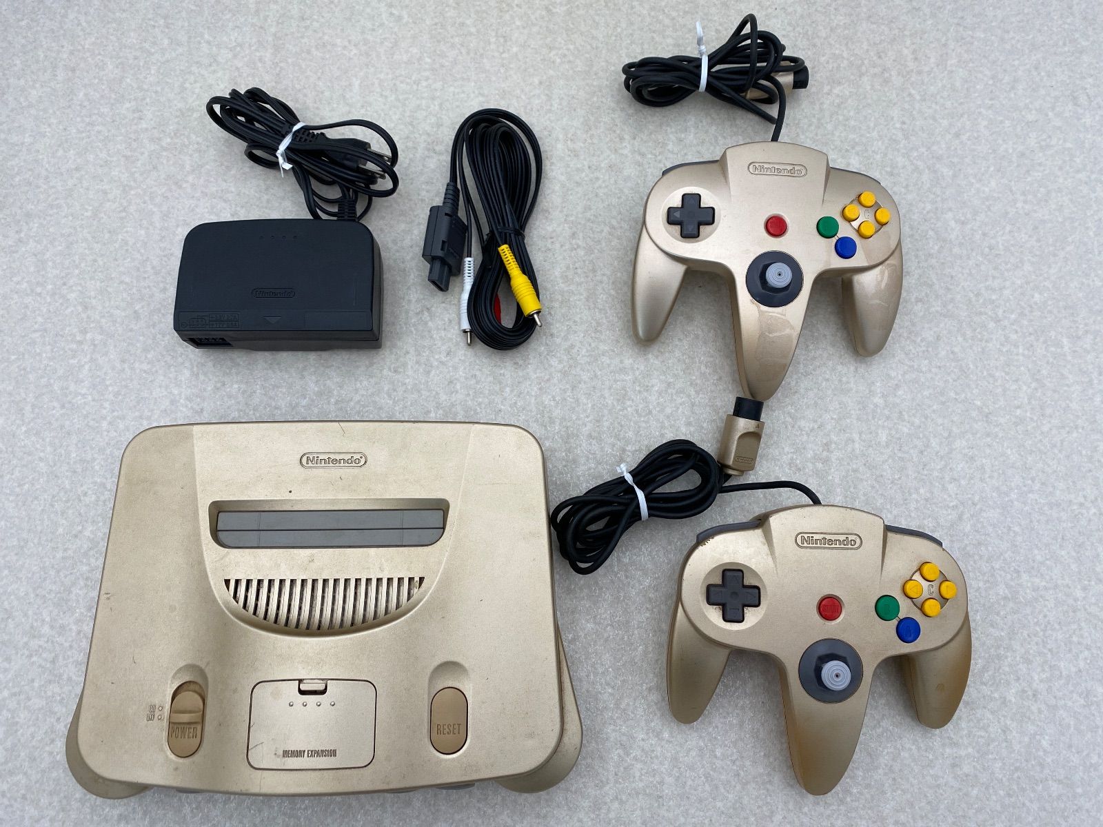 ニンテンドー64 本体 動作品 ゴールド コントローラー２点