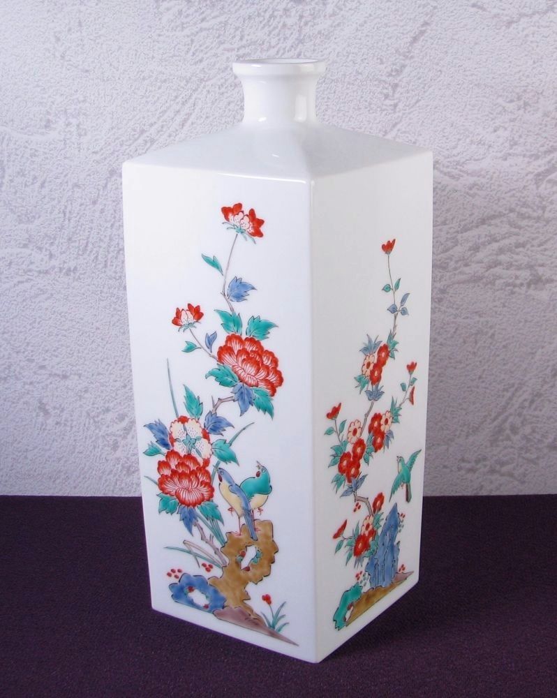 十五代酒井田柿右衛門作 錦 花鳥文花瓶 高さ：27cm 共箱 極美品/26a011