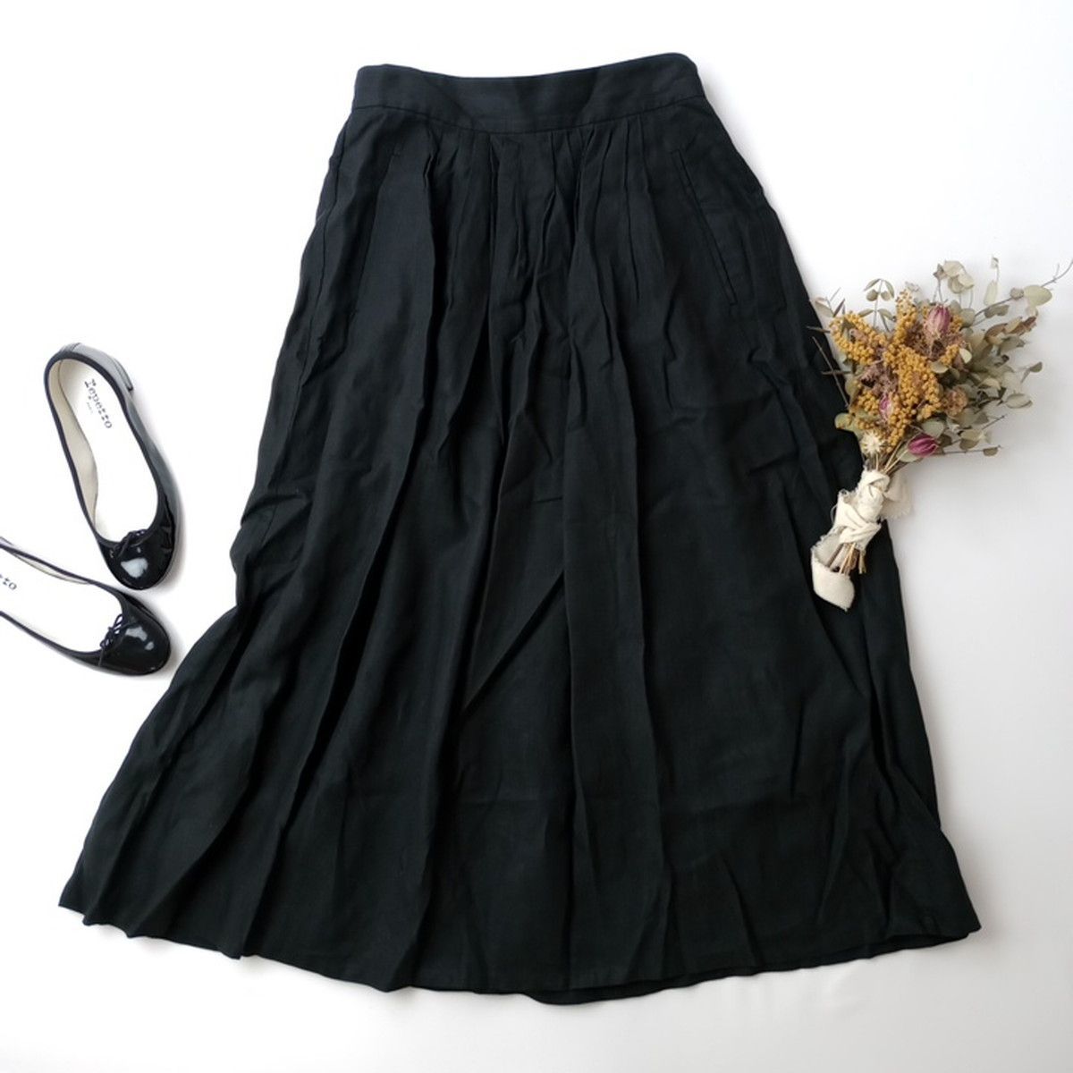 2024SS マーガレットハウエル　リネン100%スカート　黒 2024SS マーガレットハウエル リネン100%スカート 黒
