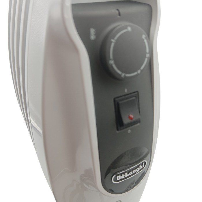 DēLonghi デロンギ 5枚フィン 1~3畳用 オイルヒーター NJM0505 中古