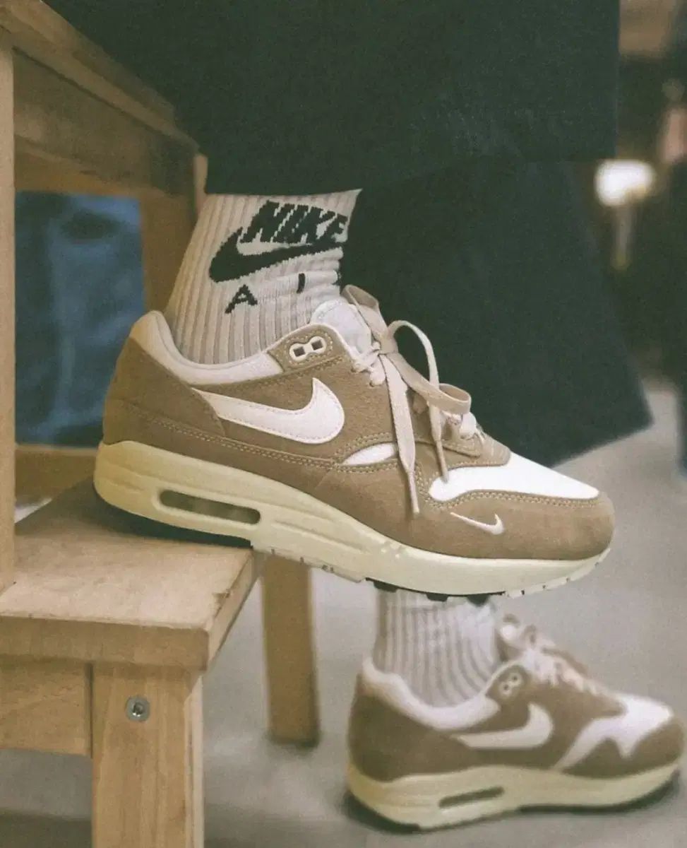 ナイキ エアマックス1 87 SE ウエアマックス 240 mm