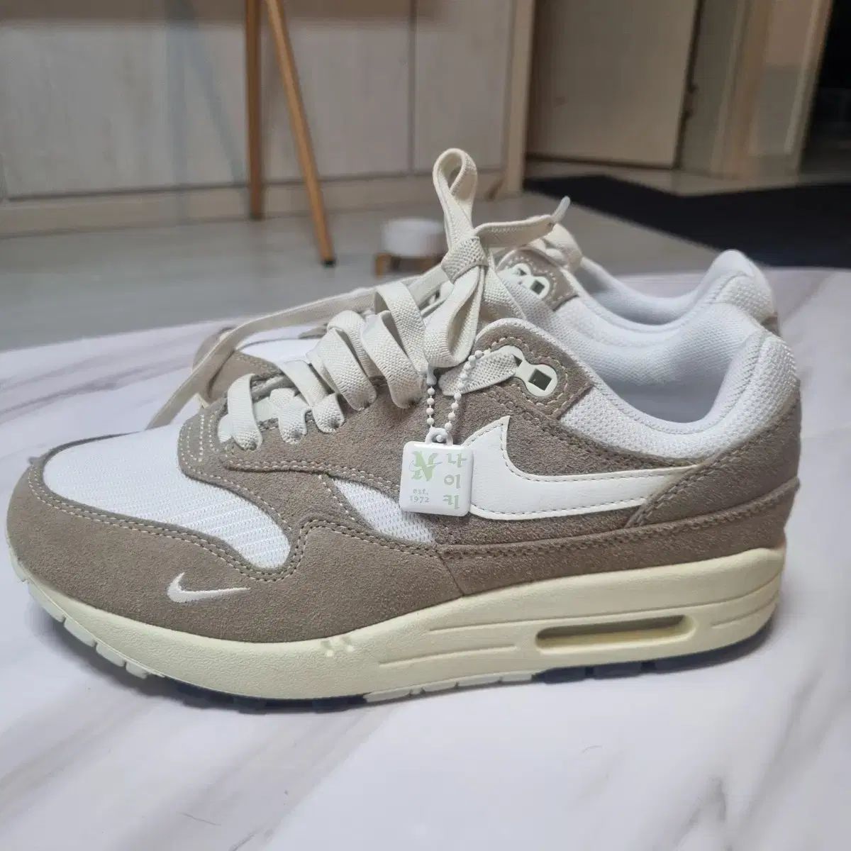  ナイキ エアマックス1 87 SE ウエアマックス 240 mm スニーカー 靴