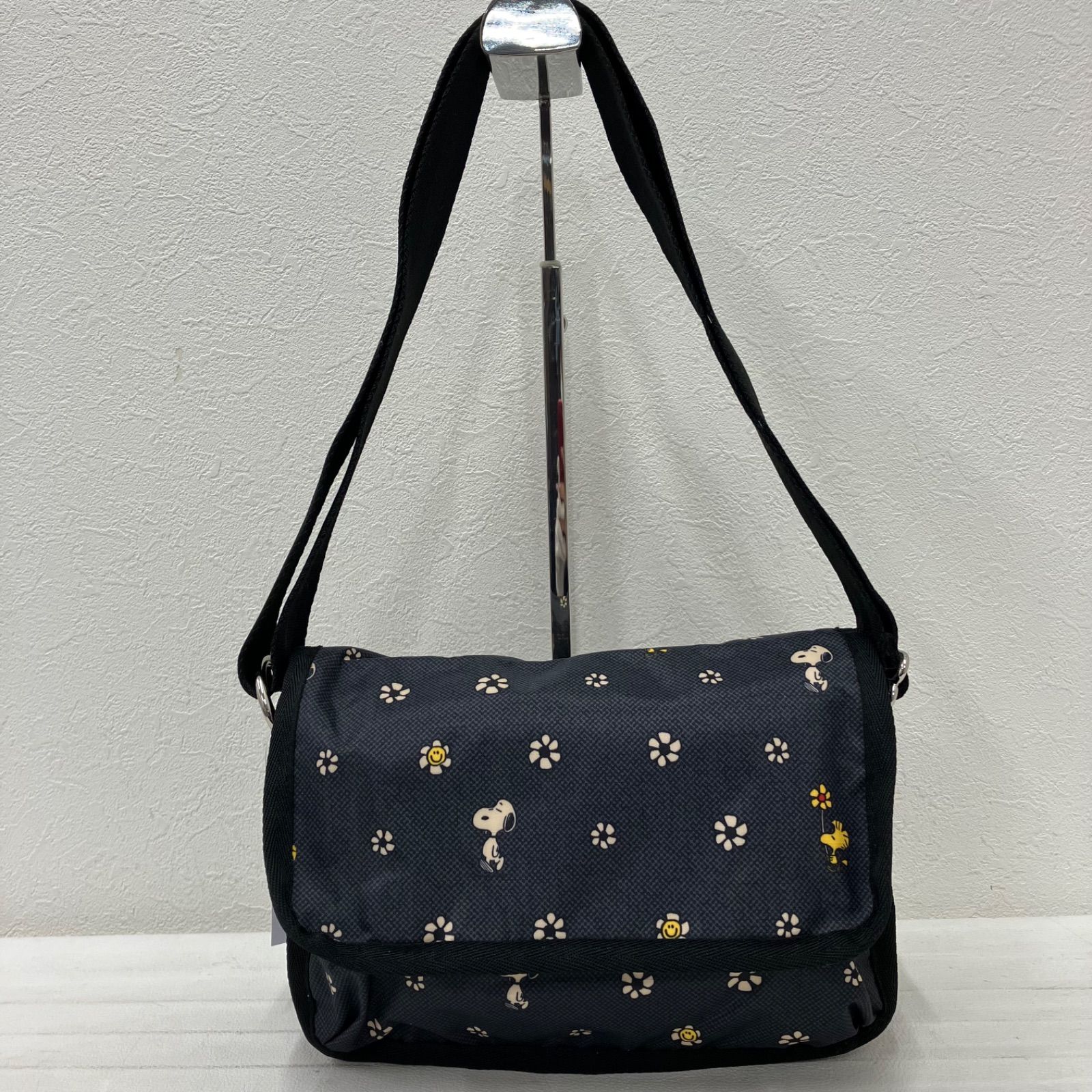 8243 LeSportsac レスポートサック ショルダーバッグ スヌーピー