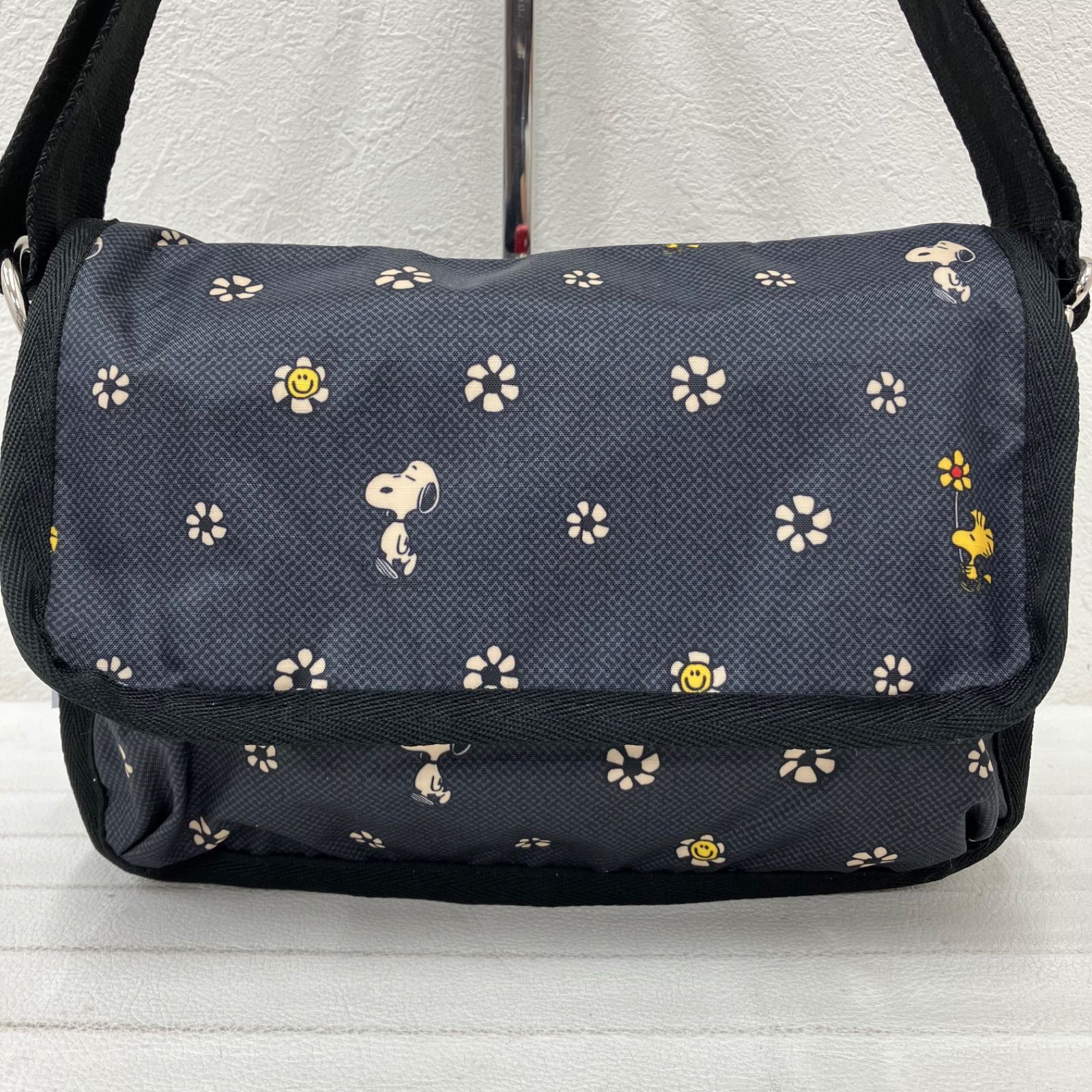 8243 LeSportsac レスポートサック ショルダーバッグ スヌーピー 