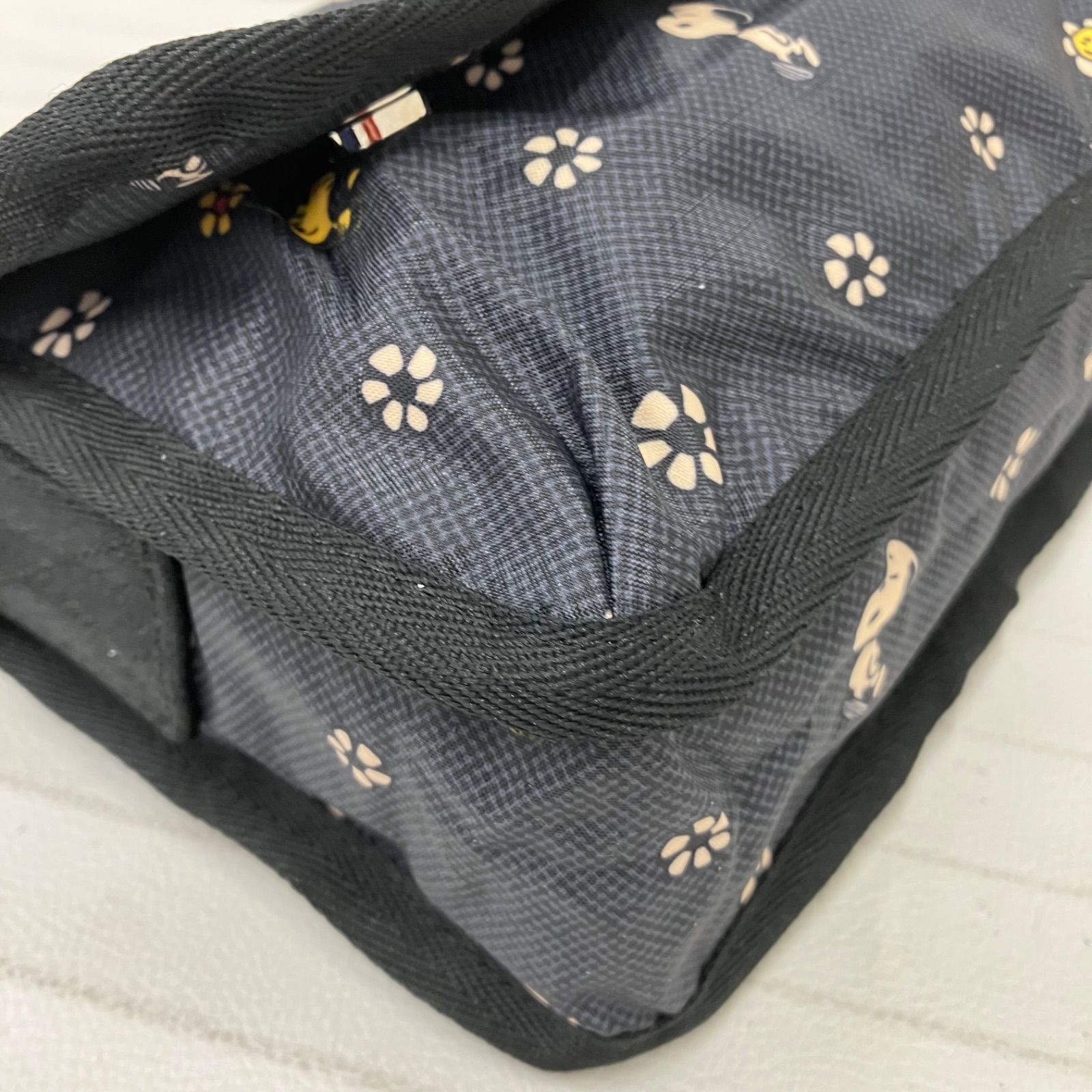 8243 LeSportsac レスポートサック ショルダーバッグ スヌーピー 