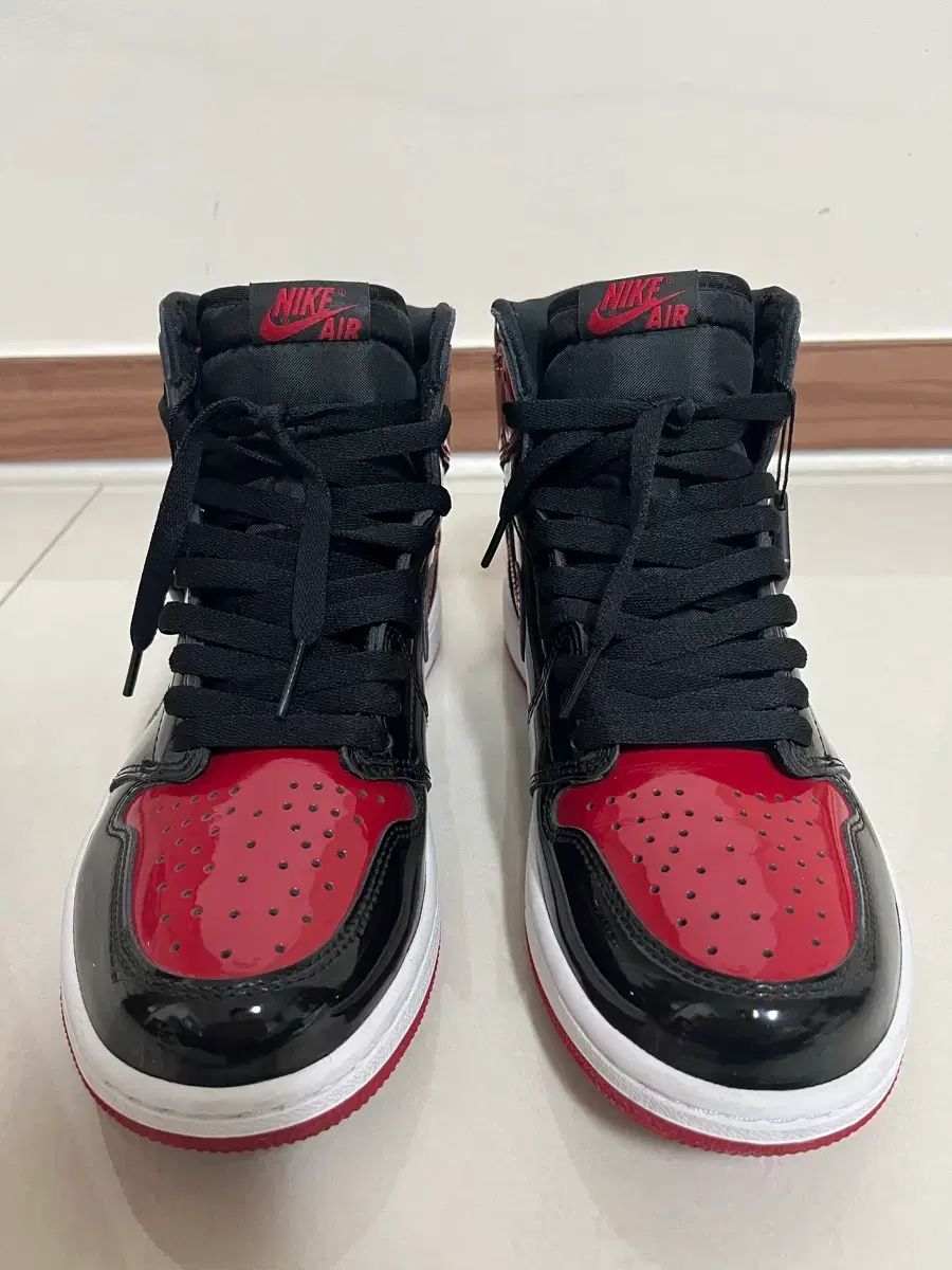 ジョーダン1 ハイ パテント ブレーザー 270