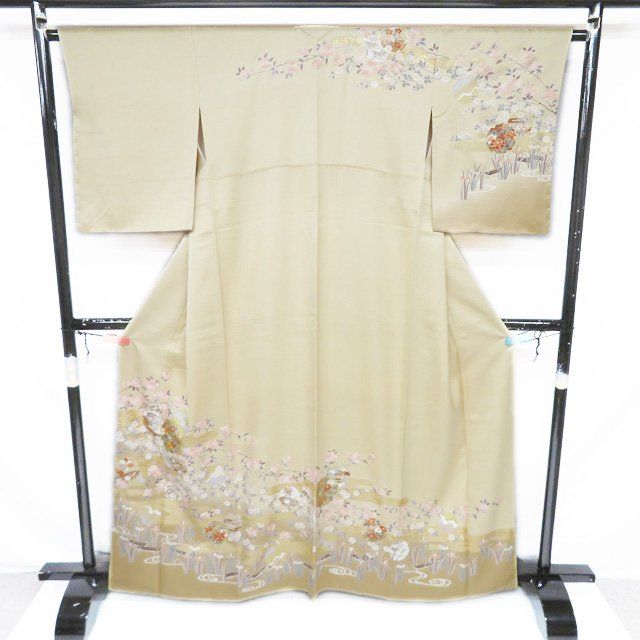 訪問着 着物 未使用 正絹 袷 フォーマル 金駒刺繍 花の図 霞 雪輪 地