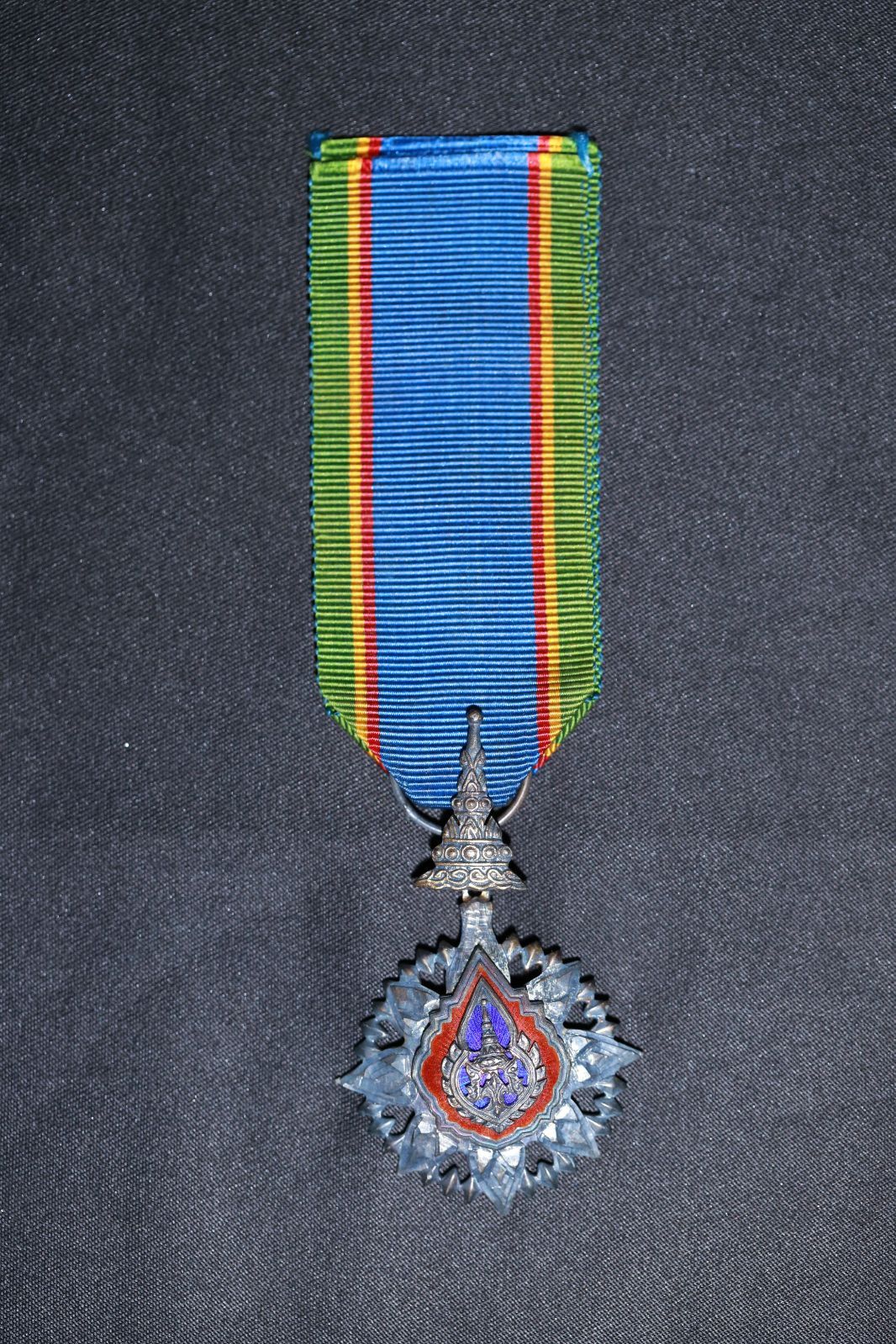 Thailand タイ王国 王冠勲章 銀製 勲章 メダル 約11.8g - メルカリ