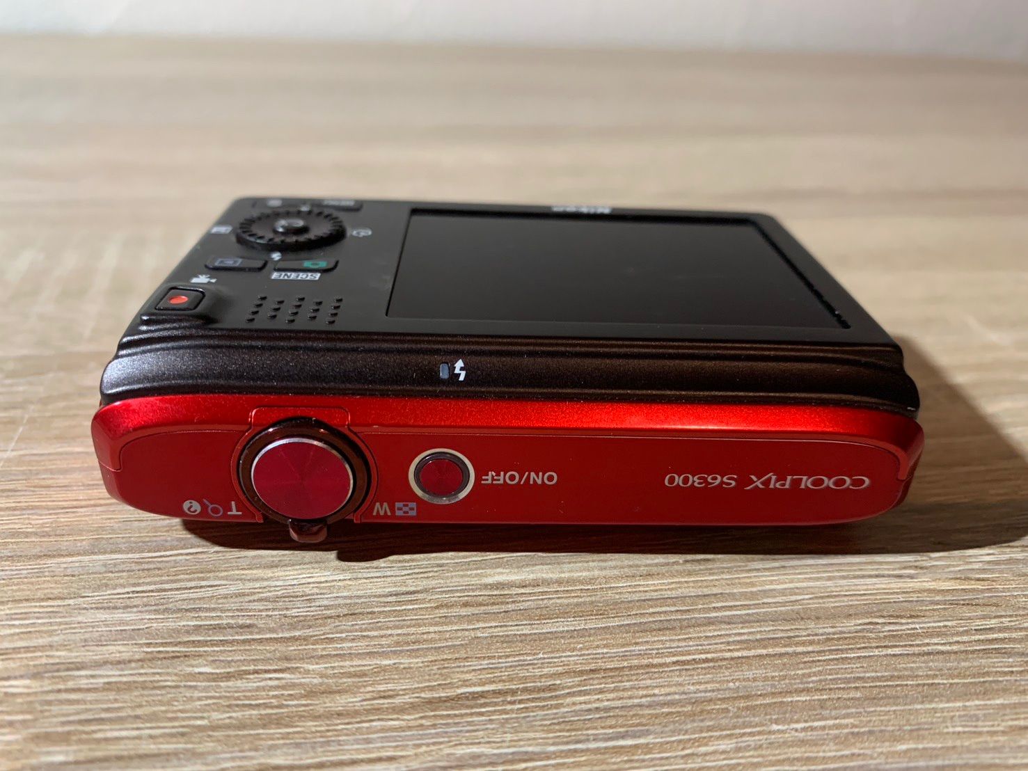 極美品✨NIKON COOLPIX S6300 レッド コンデジ デジカメ 赤 極美品】Nikon COOLPIX S6300 レッド 赤 コンデジ