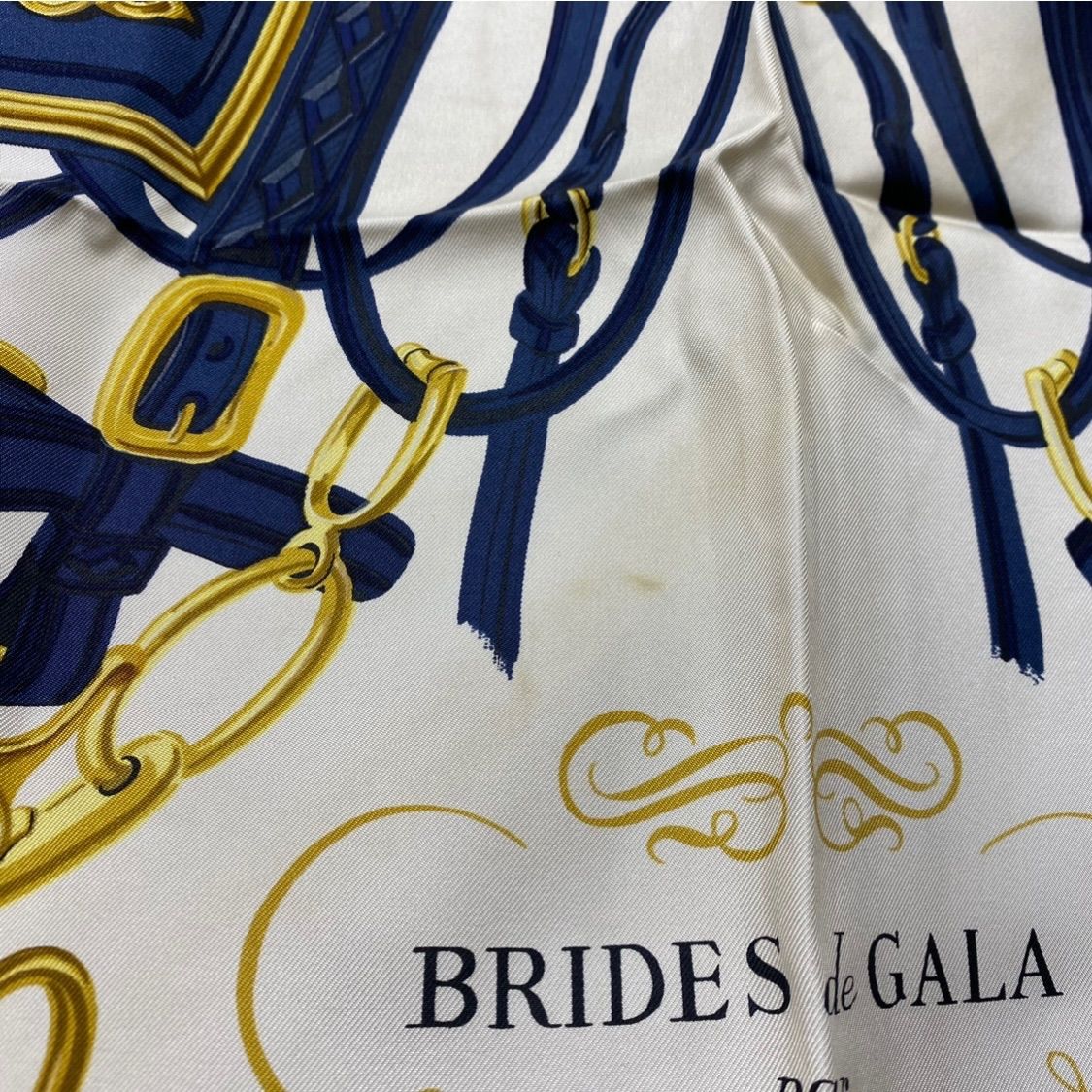 エルメス カレ90 BRIDES de GALA シルクスカーフ 式典用馬勒 HERMES
