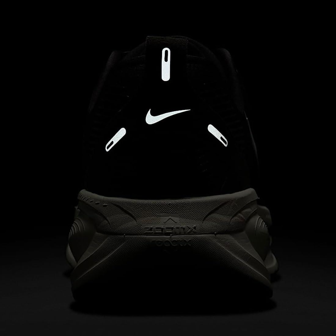 ナイキ] ボメロ 18 Vomero 18 ブラック/ココナッツミルク/ライト