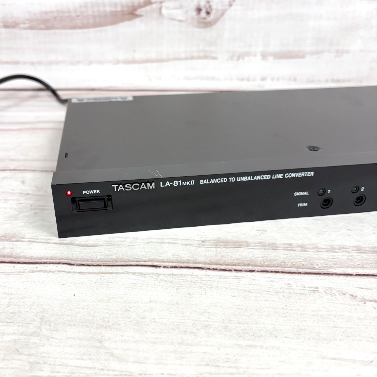 TASCAM バランス アンバランスラインコンバーター LA-81 MKII LA-81MKII | バランス／アンバランスラインコンバーター | TASCAM (日本)