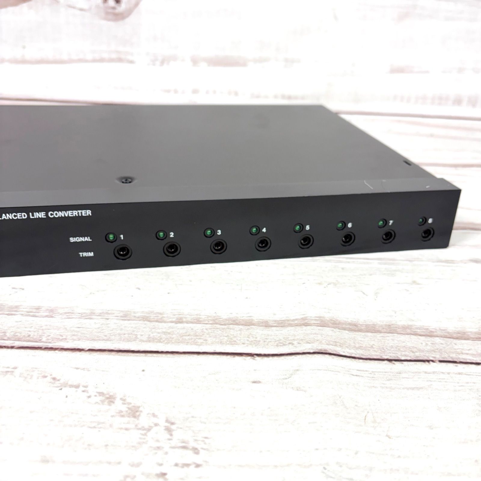 TASCAM LA-81 MK2 BALANCED TO UNBALANCED LINE CONVERTER タスカム