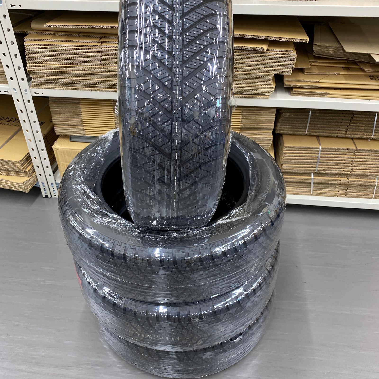 Goodyear Vector 4Seasons 215/60R17 4本 - メルカリ