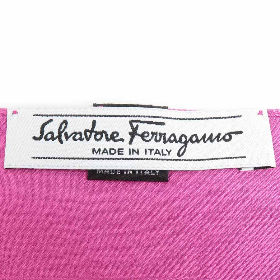 サルヴァトーレフェラガモ Salvatore Ferragamo スカーフ ガンチーニ