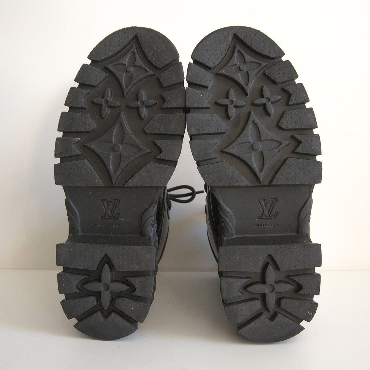  最 LOUIS VUITTON 1 AAH 5 U LV バロックライン アンクル ブーツ レースアップブーツ ルイヴィトン その他 ブーツ 革靴