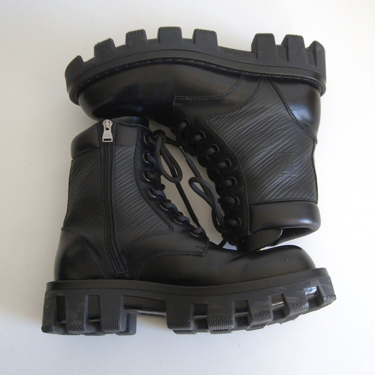 ルイヴィトン サイズ:8  LV チェッカー レンジャーブーツ 中古 SB01 最高級】LOUIS VUITTON【1AD9T5 LV チェッカー レンジャー アンクル