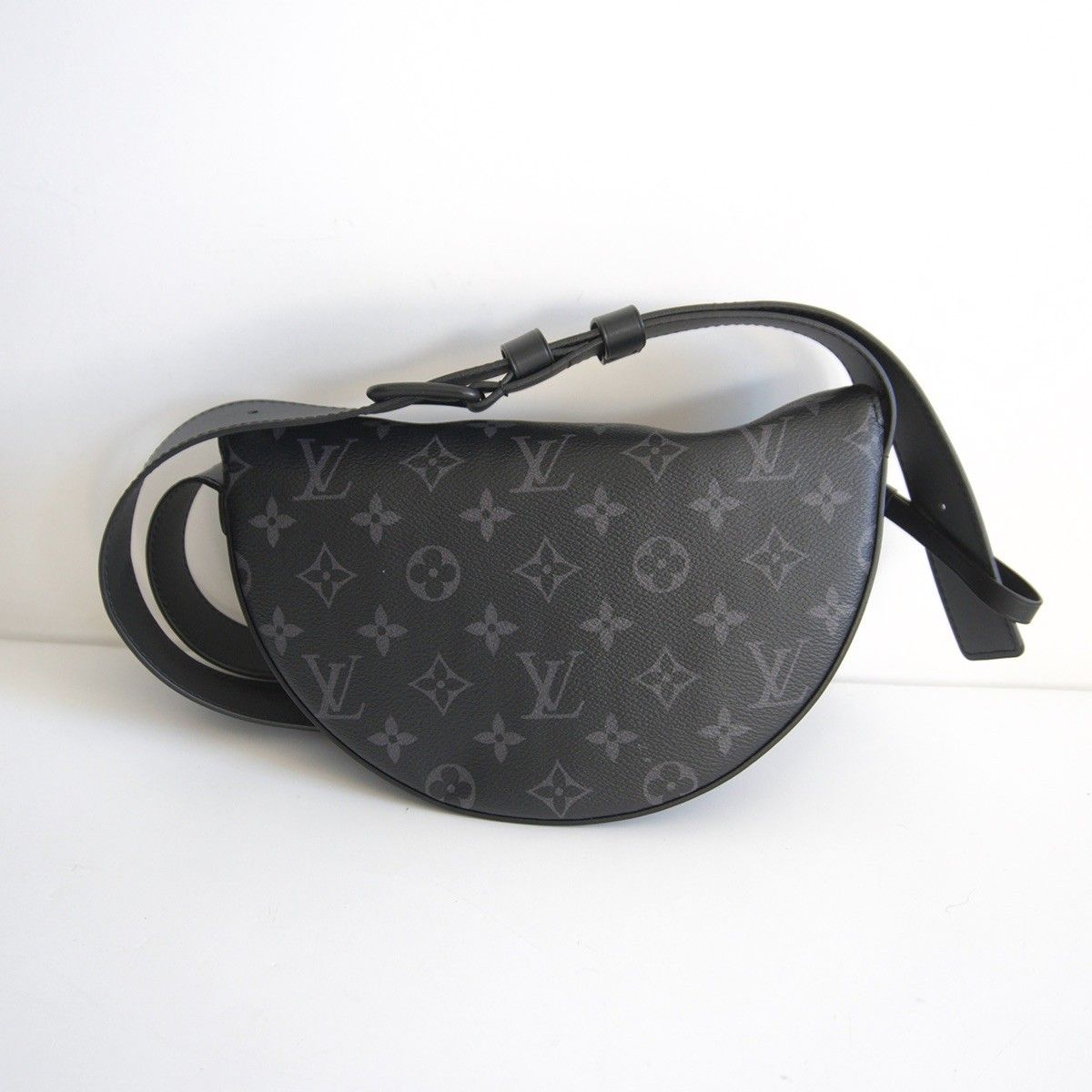 最高級】LOUIS VUITTON【M23835 モノグラム エクリプス LVムーン