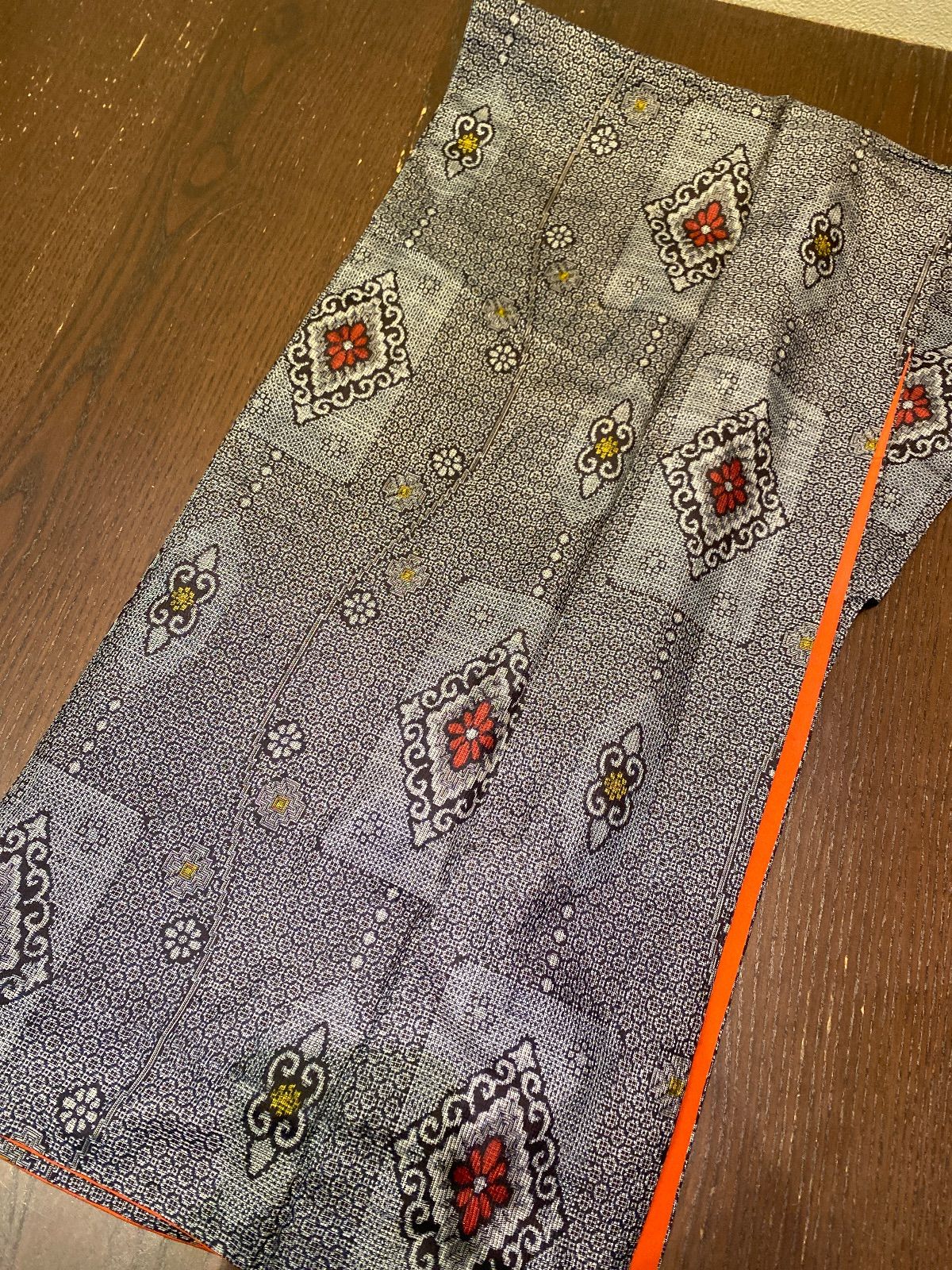 まとめ売り】正絹大島紬7枚 リメイク素材 ハンドメイド向け - メルカリ