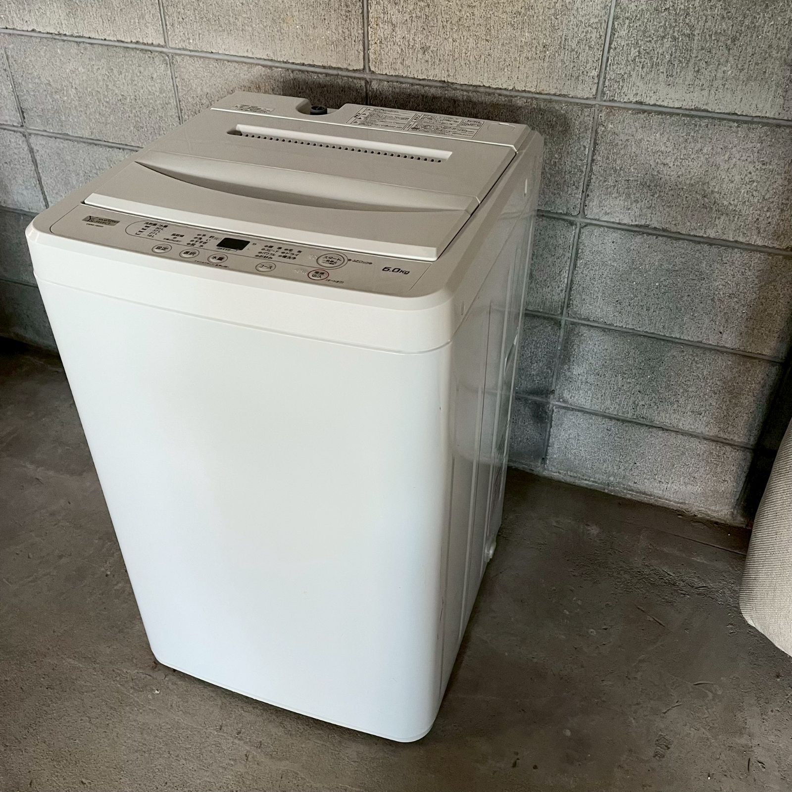 YAMADA ヤマダ電気 洗濯機 YWM-T60H1 2022年製 6キロ A05 - メルカリ