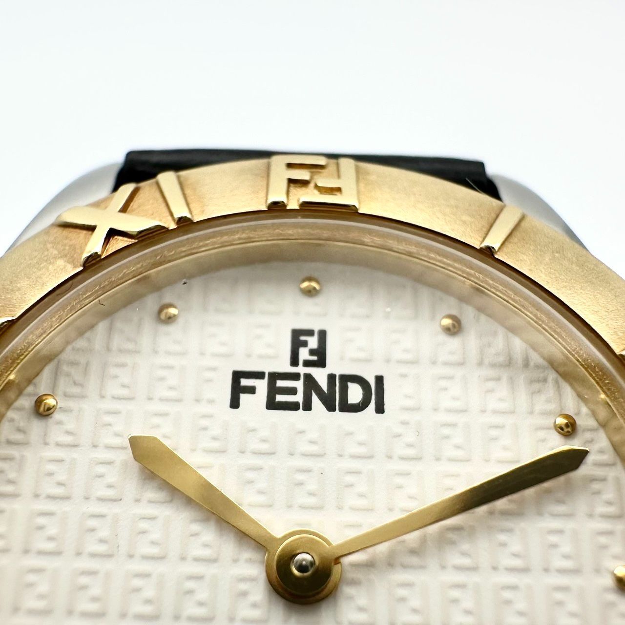 返品OK】極美品 新品電池交換済み FENDI フェンディ クォーツ 2000L