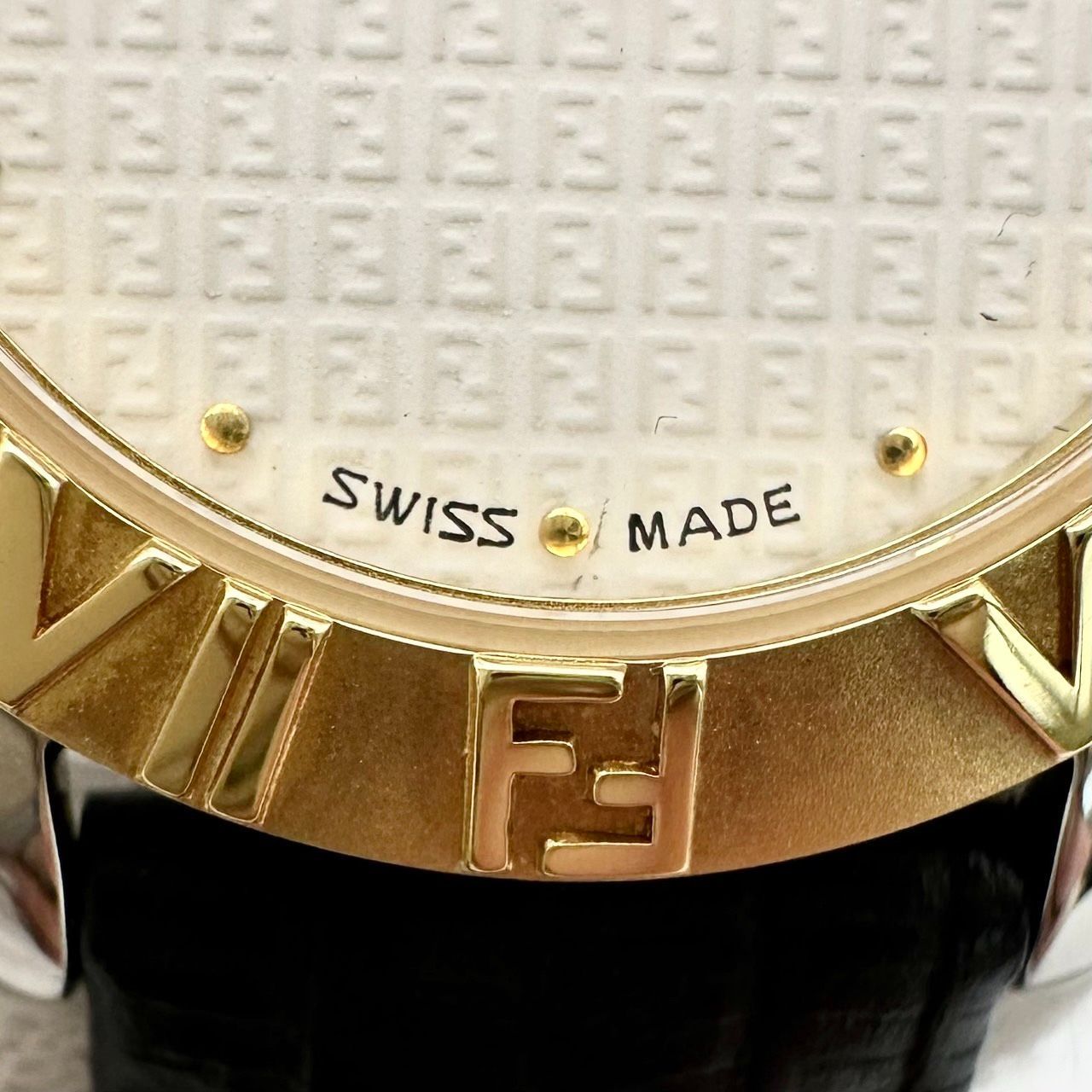 返品OK】極美品 新品電池交換済み FENDI フェンディ クォーツ 2000L