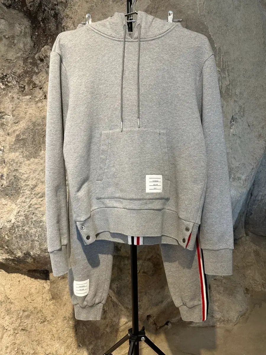 トム ブラウン トレーナー セットアップ