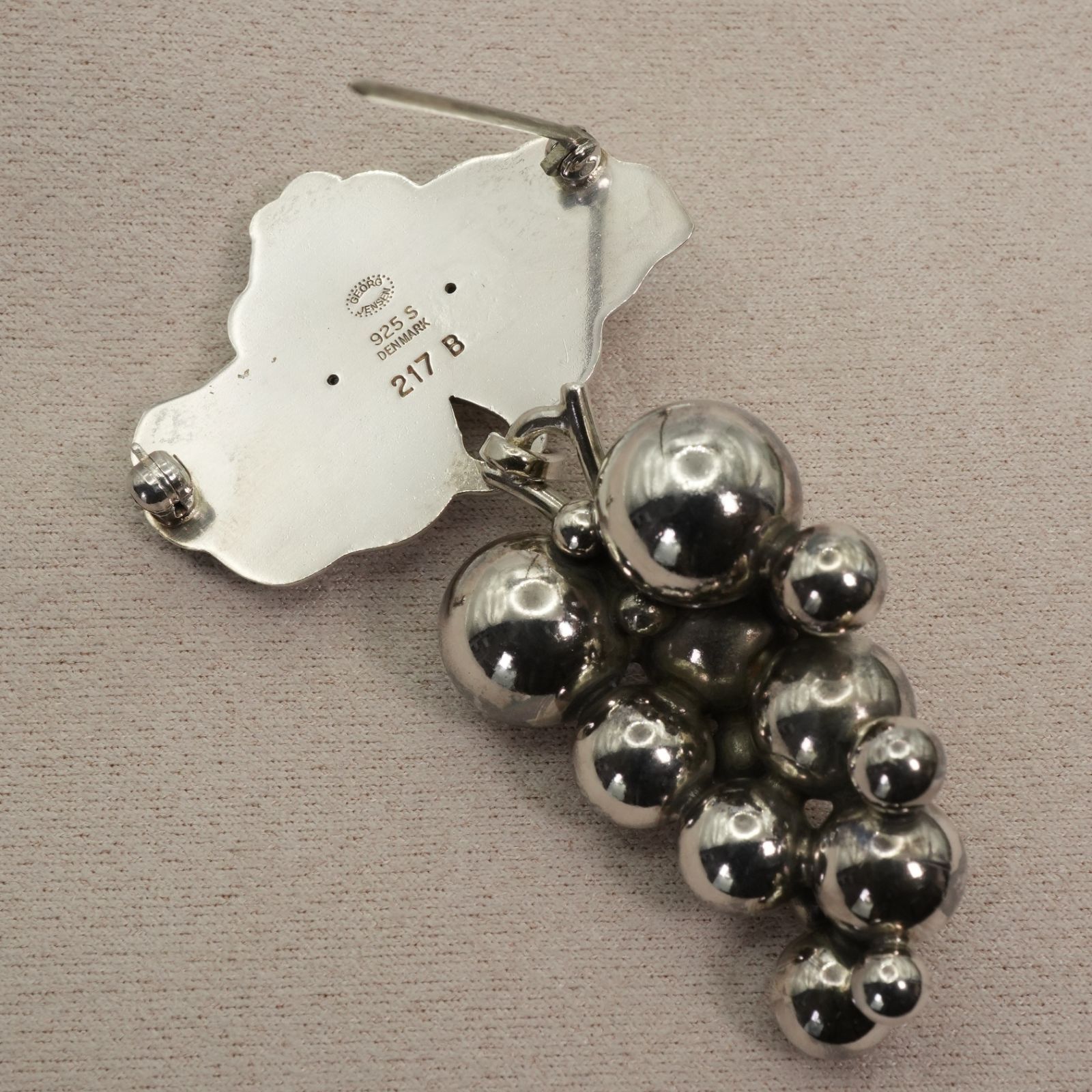 ジョージジェンセン 217B グレープ ブローチ シルバー/25-2705 - メルカリ