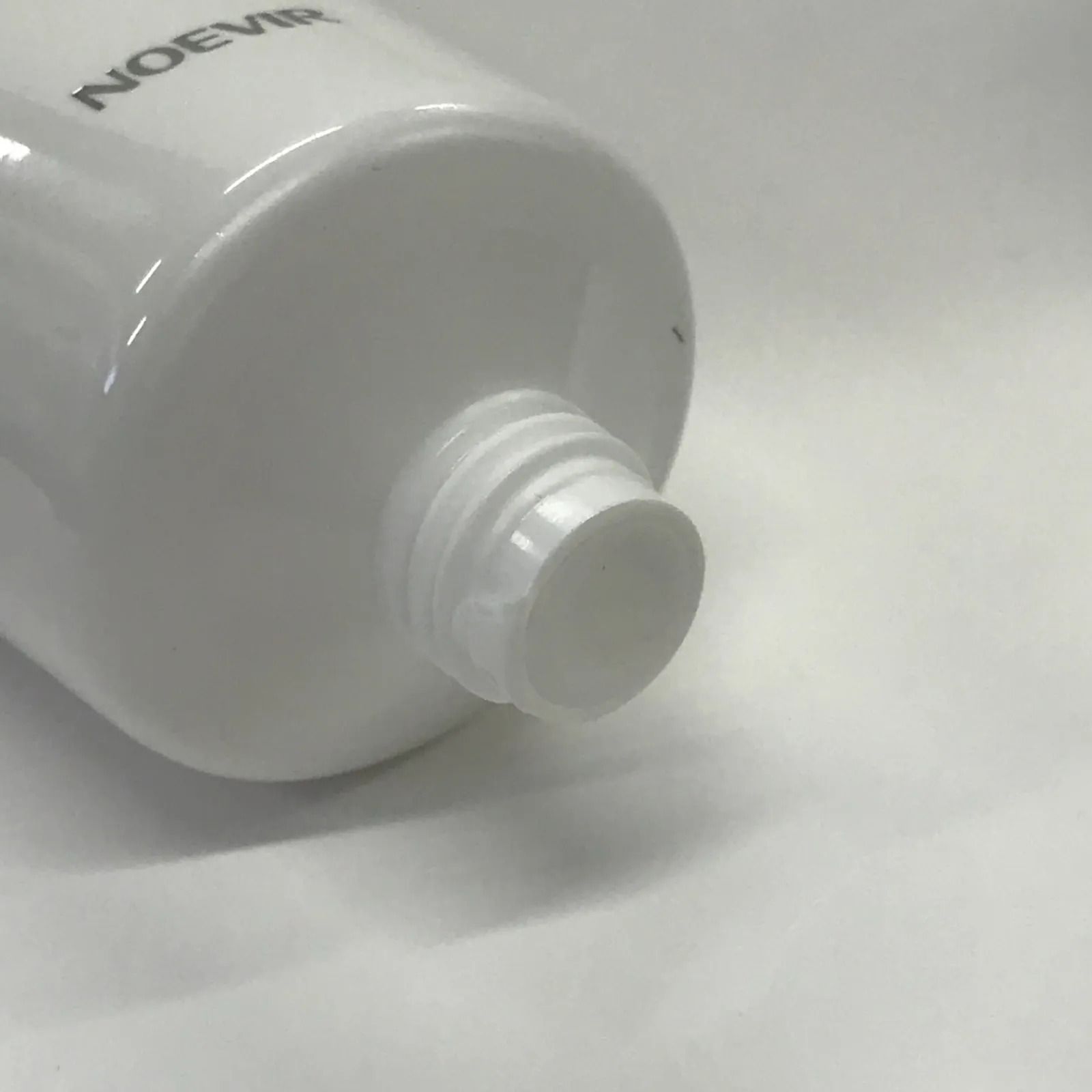 L1727 NOEVIR ノエビア TOUT BLANC ノエビア トゥブラン 薬用