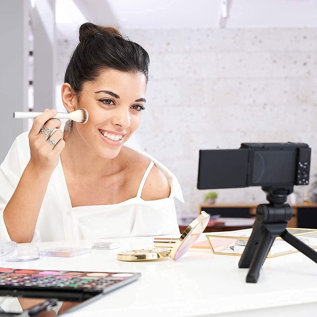 SONY ソニー コンパクトデジタルカメラ VLOGCAM Vlog用カメラ ZV-1 シューティンググリップキット 同梱グリップ GP-VPT 2 BTブラック バッテリーパック ブラック 4 グリップ 予備バッテリー 20年モデル