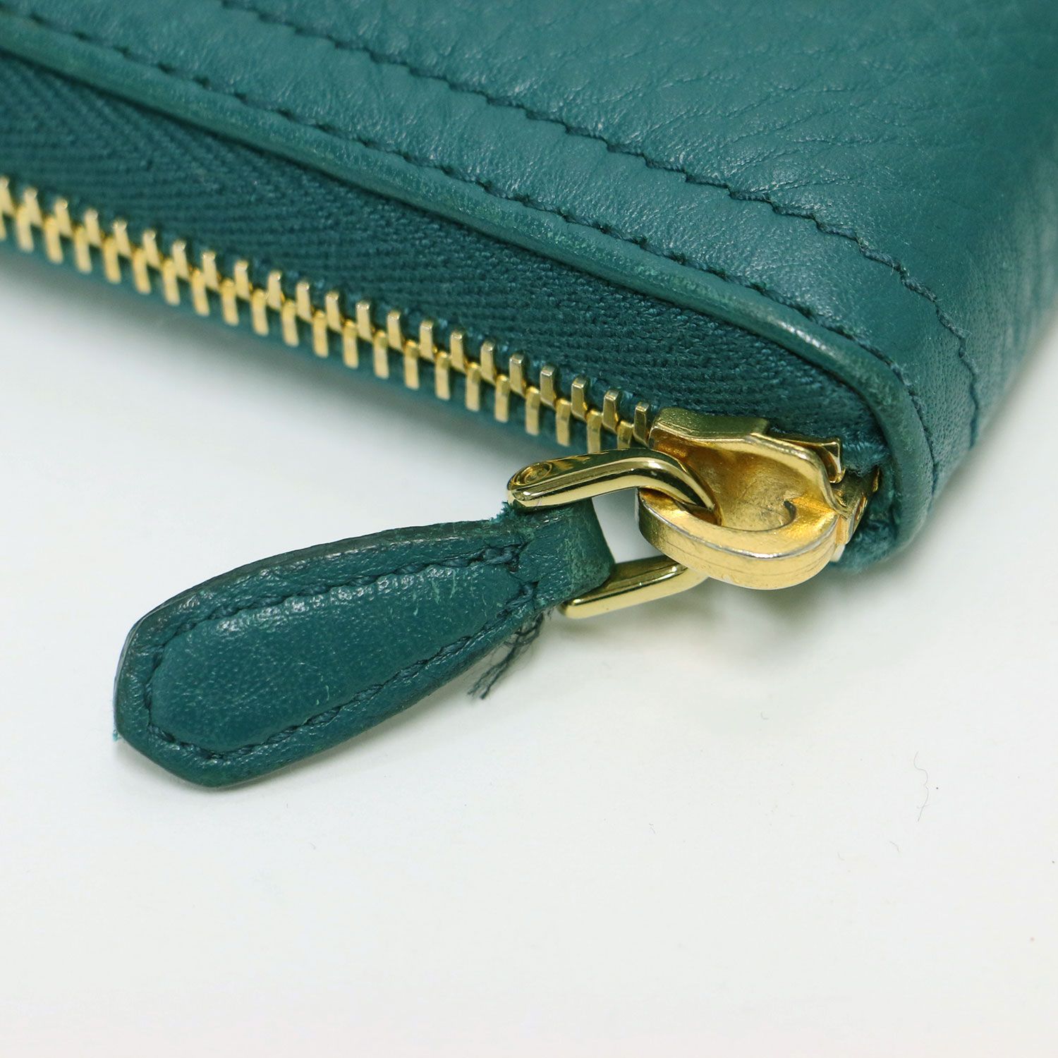  PRADA プラダ 財布 | ロゴ ラウンドファスナー ロングウォレット 長財布 レザー グリーン系 ブランド ファッション アイテム デイリー レディース 長財布 小物