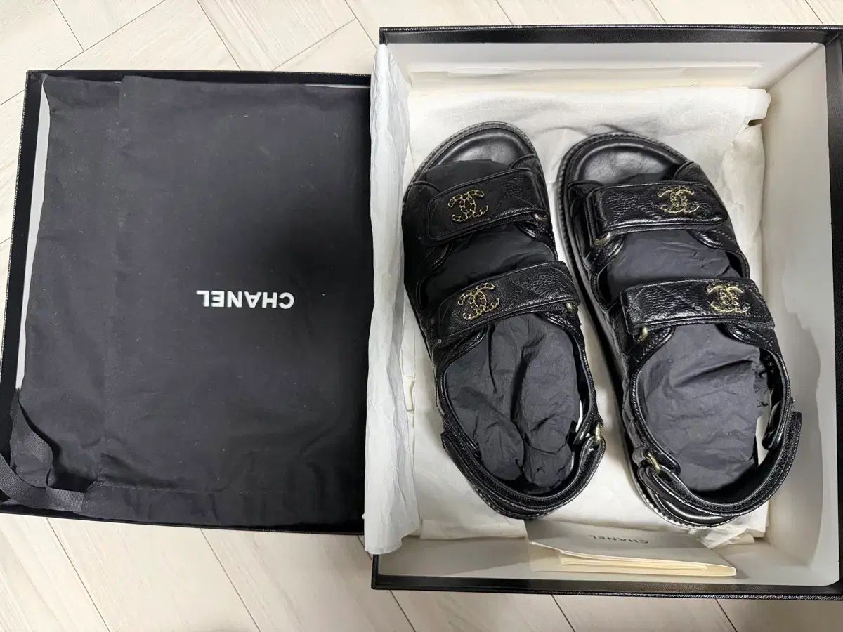 シャネル バックル サンダル キャビア 37